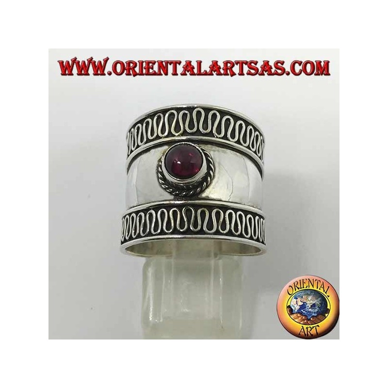 Anello fascia larga in argento con granato a cabochon tondo , Bali