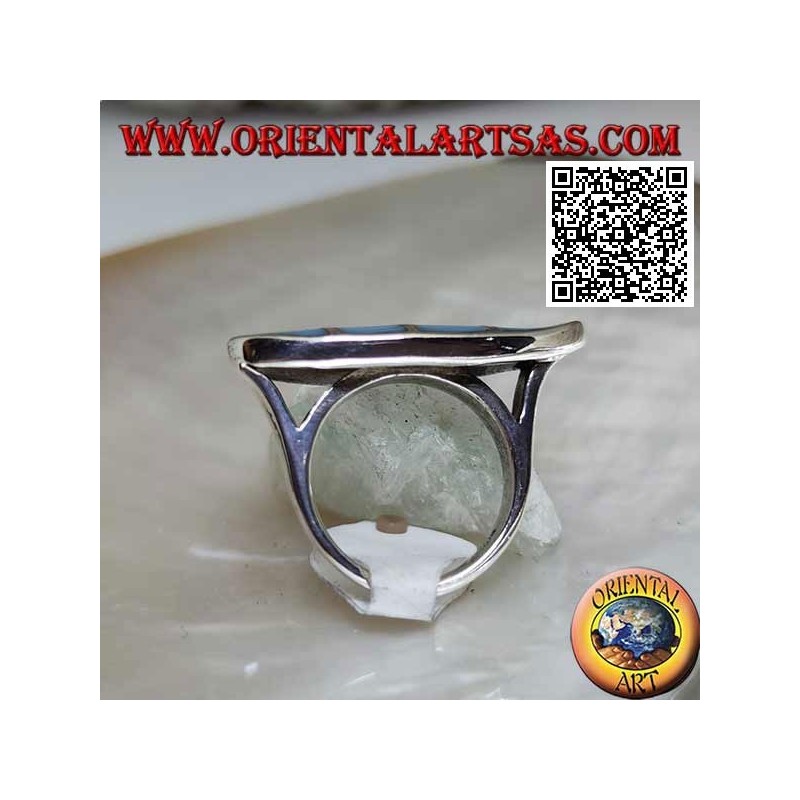 Bague navette en argent lisse avec turquoise carrée sertie au ras de la tranche 