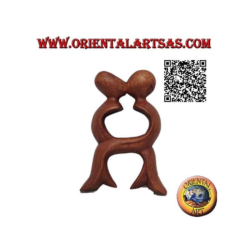 Scultura del bacio di una coppia a gambe intersecate in legno di suar da 10 cm