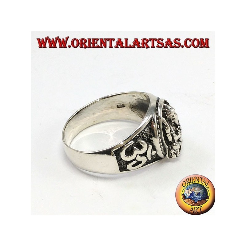 Bague en argent avec Ganesha et Om (ॐ)